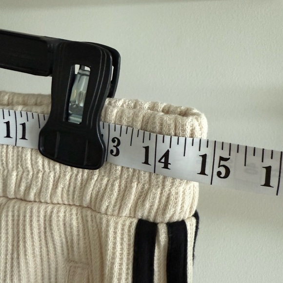 Adidas Unisex original superstar Cream Track Pants NWOT - Picture 8 of 10